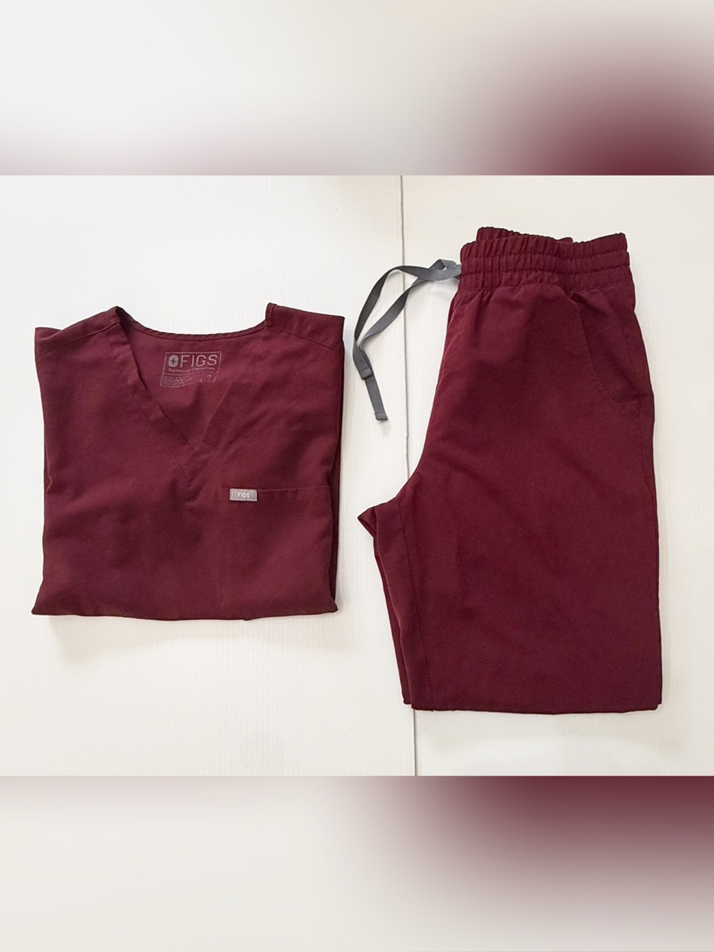FIGS Scrub Set in Burgundy/Maroon Catarina Top - Zamora High Waisted Joggers